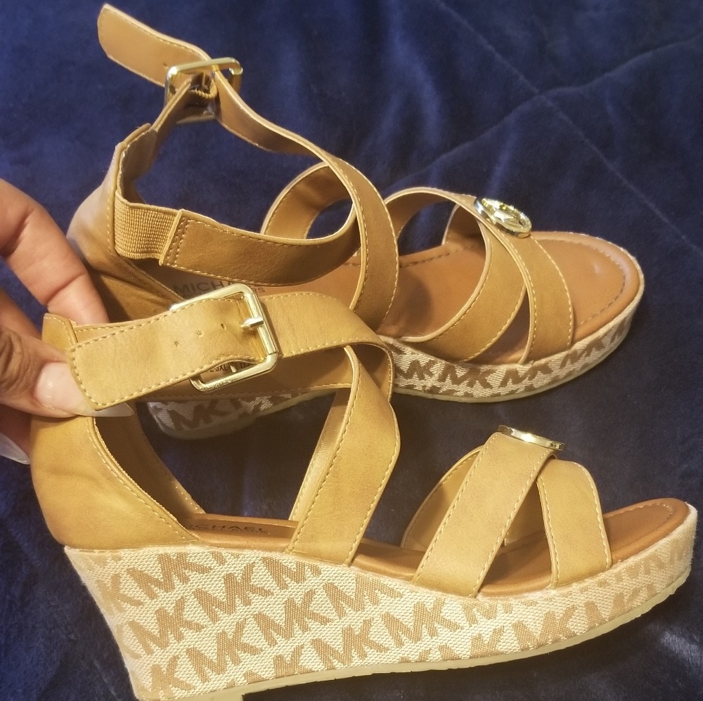 Size 2 Girls Michael Kors Wedge Sandal